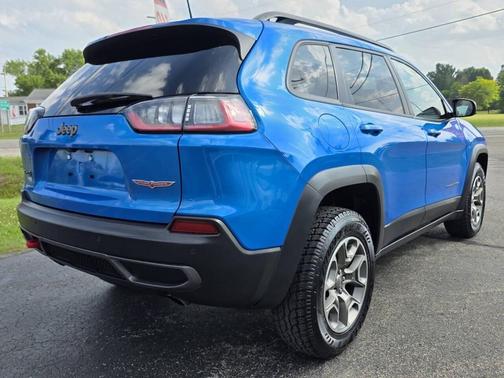 Hydro Blue Pearlcoat 2020 Jeep Cherokee Trailhawk