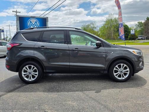Magnetic 2018 Ford Escape SE