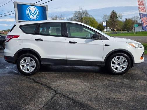 Oxford White 2015 Ford Escape S