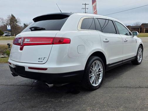 Platinum Dune Metallic Tri-Coat 2015 Lincoln MKT EcoBoost