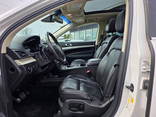 Platinum Dune Metallic Tri-Coat 2015 Lincoln MKT EcoBoost