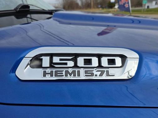 Blue Streak Pearlcoat 2019 RAM 1500 Tradesman