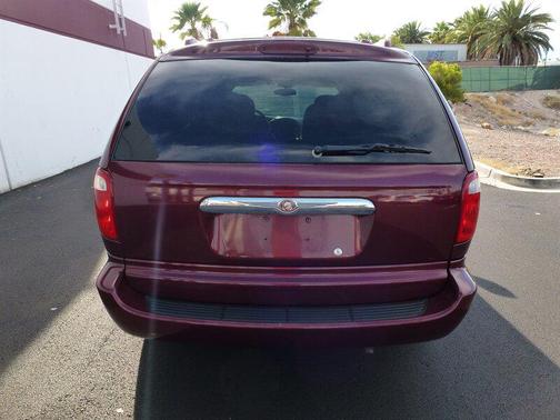 2001 Chrysler Town & Country Limited