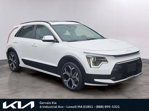 Snow White 2023 Kia Niro Touring
