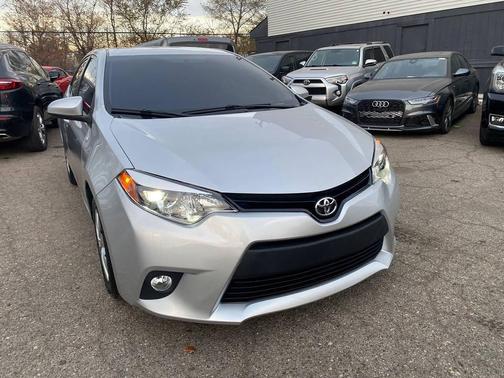 Classic Silver Metallic 2014 Toyota Corolla LE