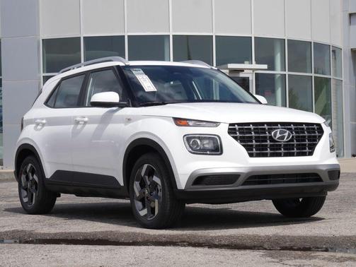Lunar White 2026 Hyundai VENUE SEL