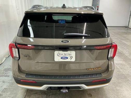 Marsh Gray 2026 Ford Explorer Tremor