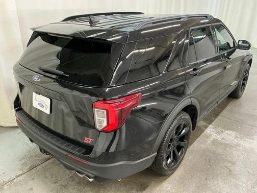 Black Metallic 2024 Ford Explorer ST