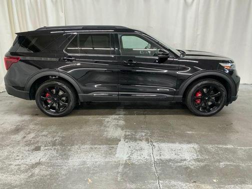 Black Metallic 2024 Ford Explorer ST