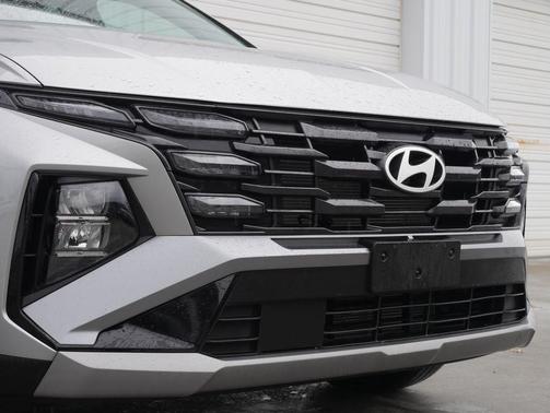 Shimmering Silver 2025 Hyundai TUCSON SEL