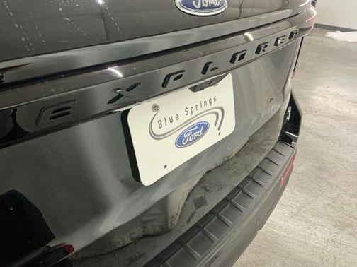 Agate Black Metallic 2026 Ford Explorer ST