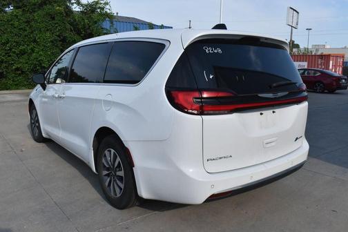 Bright White Clearcoat 2024 Chrysler Pacifica Hybrid Select