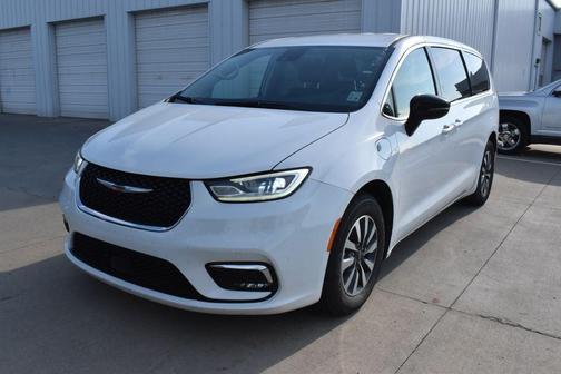 Bright White Clearcoat 2024 Chrysler Pacifica Hybrid Select
