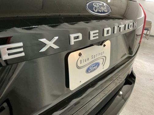 Agate Black Metallic 2026 Ford Expedition Max Active