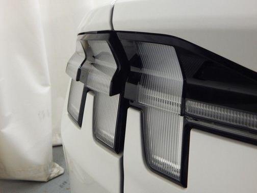 STAR WHITE MET TRI-COAT 2025 Ford Mustang Mach-E Premium