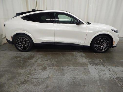 STAR WHITE MET TRI-COAT 2025 Ford Mustang Mach-E Premium