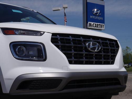 Lunar White 2025 Hyundai VENUE SEL