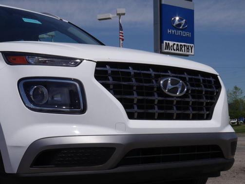 Lunar White 2025 Hyundai VENUE SEL
