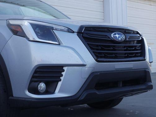 Ice Silver Metallic 2022 Subaru Forester Premium