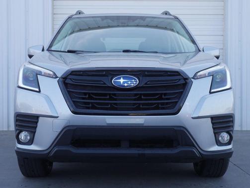 Ice Silver Metallic 2022 Subaru Forester Premium