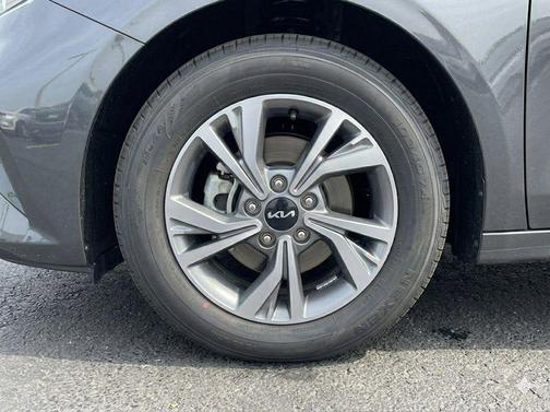 Interstellar Gray 2025 Kia K4 LXS