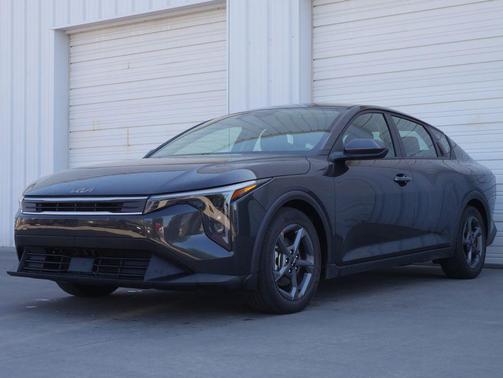 Interstellar Gray 2025 Kia K4 LXS