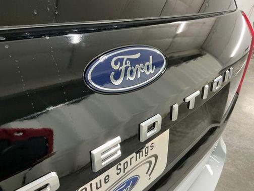 Oxford White 2026 Ford Expedition Max Active