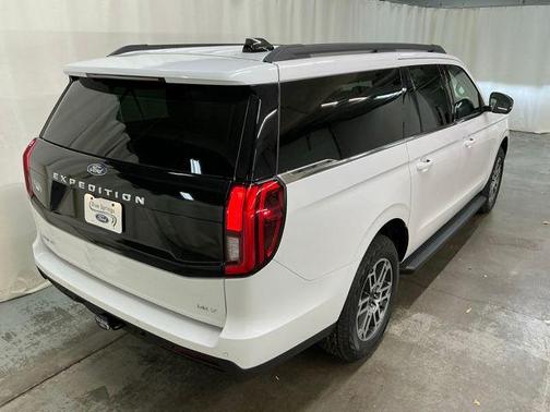 Oxford White 2026 Ford Expedition Max Active
