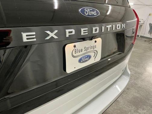 Oxford White 2026 Ford Expedition Max Active