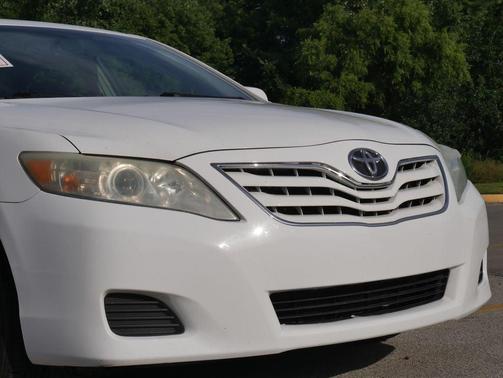 Super White 2010 Toyota Camry LE