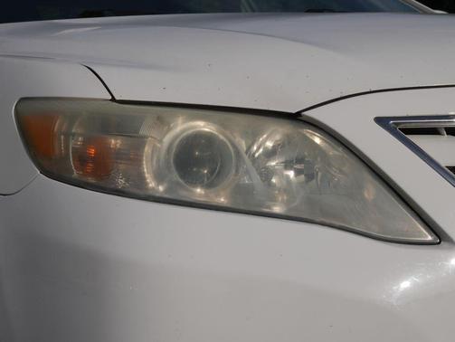 Super White 2010 Toyota Camry LE
