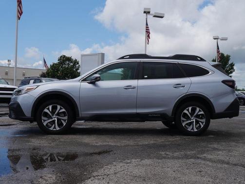 Ice Silver Metallic 2022 Subaru Outback Limited