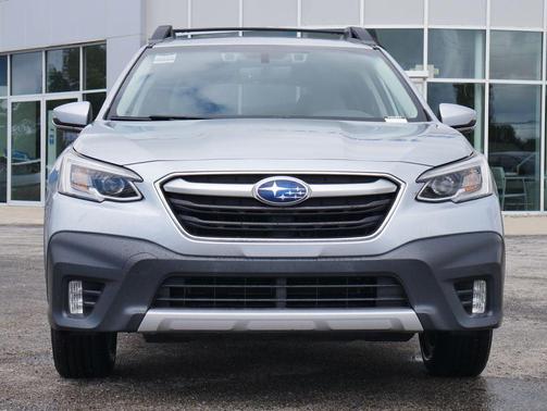 Ice Silver Metallic 2022 Subaru Outback Limited