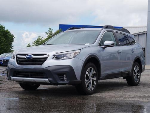 Ice Silver Metallic 2022 Subaru Outback Limited