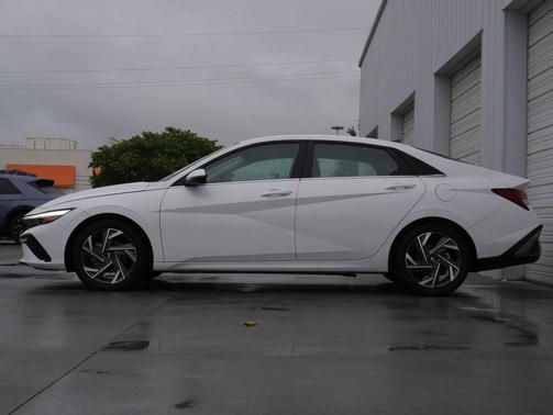 Serenity White 2025 Hyundai ELANTRA HEV Limited