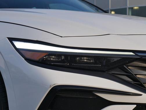 Serenity White 2025 Hyundai ELANTRA HEV Limited