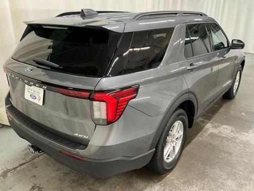 Carbonized Gray Metallic 2026 Ford Explorer Active
