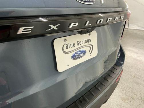 Vapor Blue Metallic 2026 Ford Explorer Active