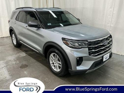ICONIC SILVER METALLIC 2025 Ford Explorer Active