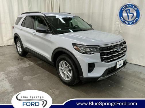 SPACE WHITE METALLIC 2026 Ford Explorer Active (200A)