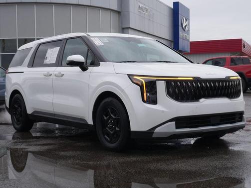 Snow White Pearl 2025 Kia Carnival LXS