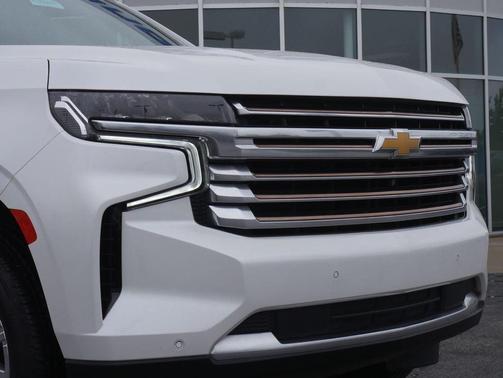 Iridescent Pearl Tricoat 2023 Chevrolet Tahoe 4WD High Country