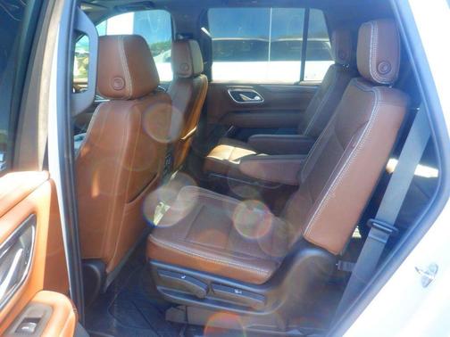 Iridescent Pearl Tricoat 2023 Chevrolet Tahoe 4WD High Country