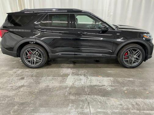 Agate Black Metallic 2026 Ford Explorer ST-Line