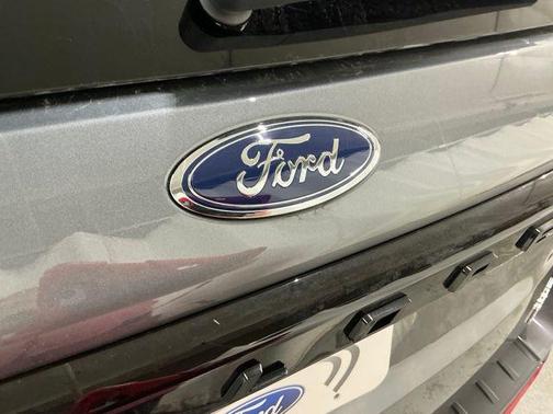 Carbonized Gray Metallic 2026 Ford Explorer ST-Line