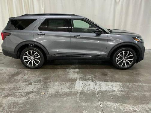 Carbonized Gray Metallic 2026 Ford Explorer ST-Line