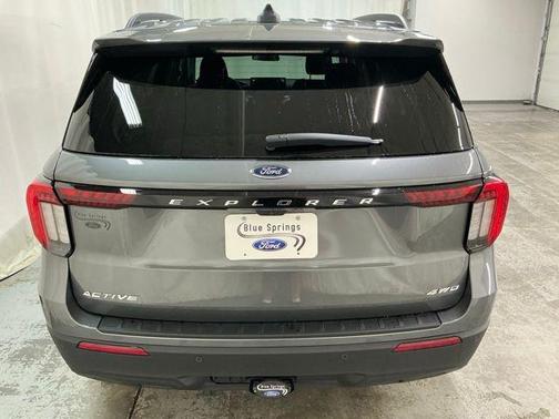 Carbonized Gray Metallic 2026 Ford Explorer Active