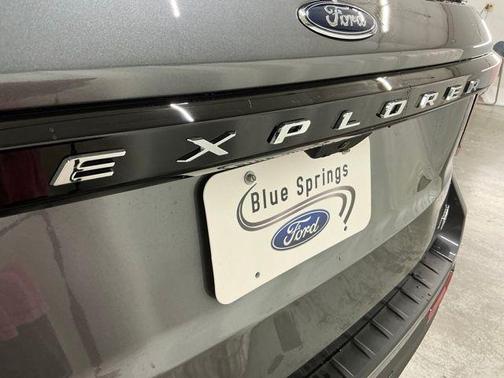 Carbonized Gray Metallic 2026 Ford Explorer Active