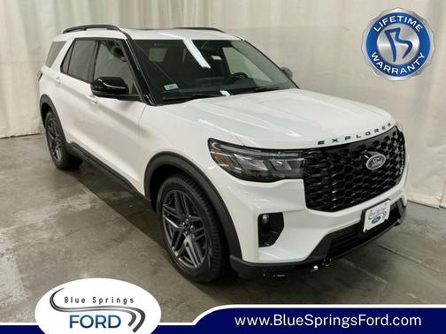 Star White Metallic Tri-Coat 2026 Ford Explorer ST