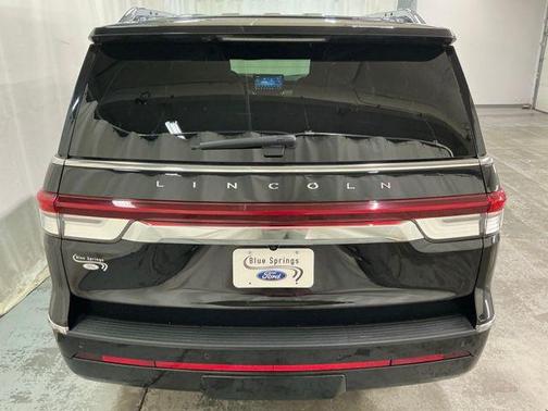 Infinite Black Metallic Clearcoat 2024 Lincoln Navigator L Reserve